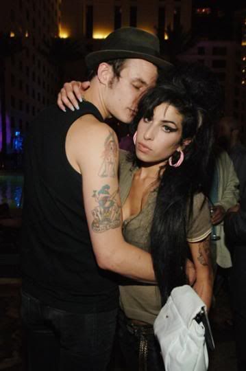 Amy Winehouse’s hubby Blake begs for drug money foto
