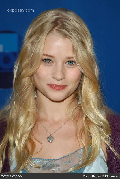 Emilie de Ravin image