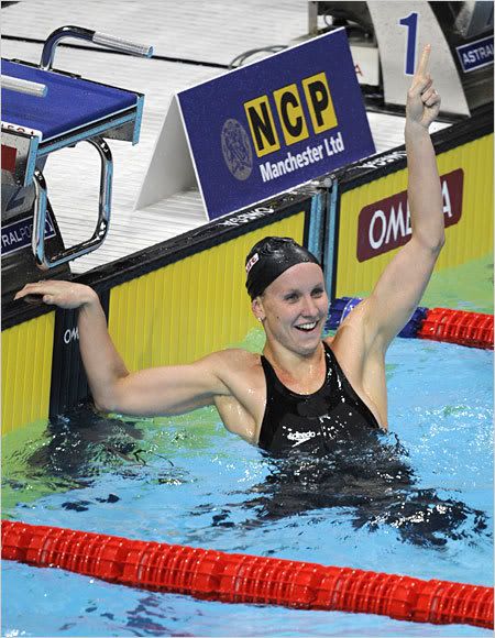 Jessica Hardy set a world record in the 50-meter breaststroke at the short-course championships foto