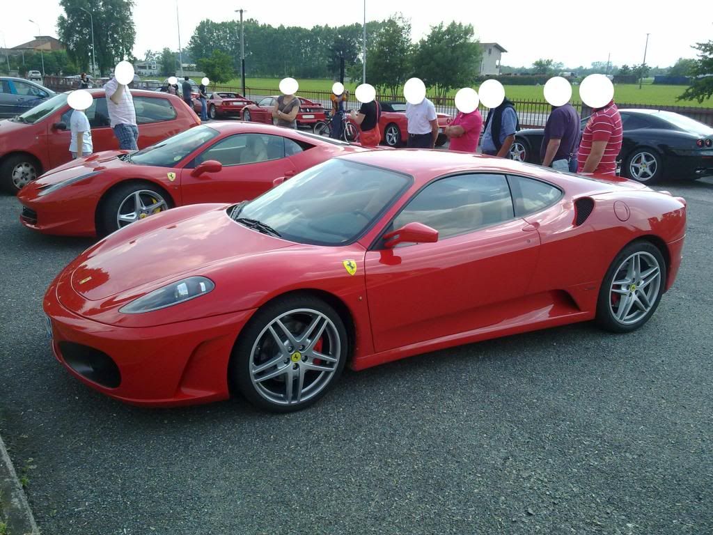 Ferrari_03_zpsd2462586.jpg