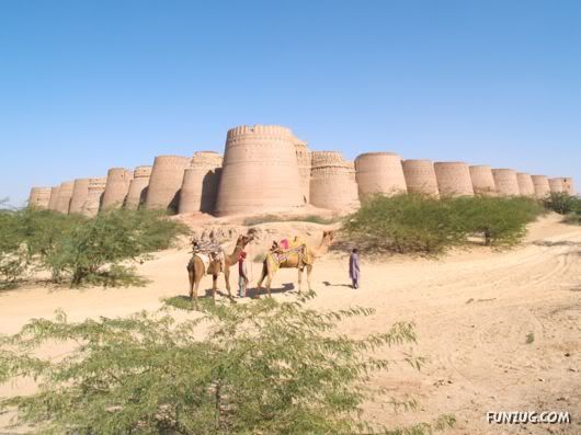 Derawar Fort: Large Square Fortress in Pakistan