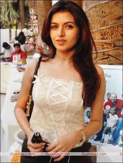 Bhagyashree in a new Avatar