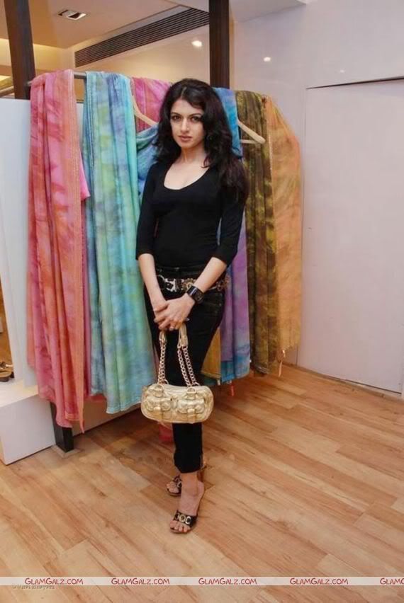 Bhagyashree is Still Gorgeous