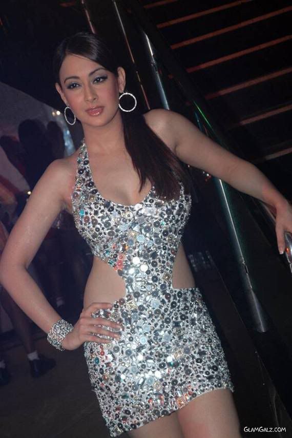 Charming Preeti Jhangiani Photoshoot