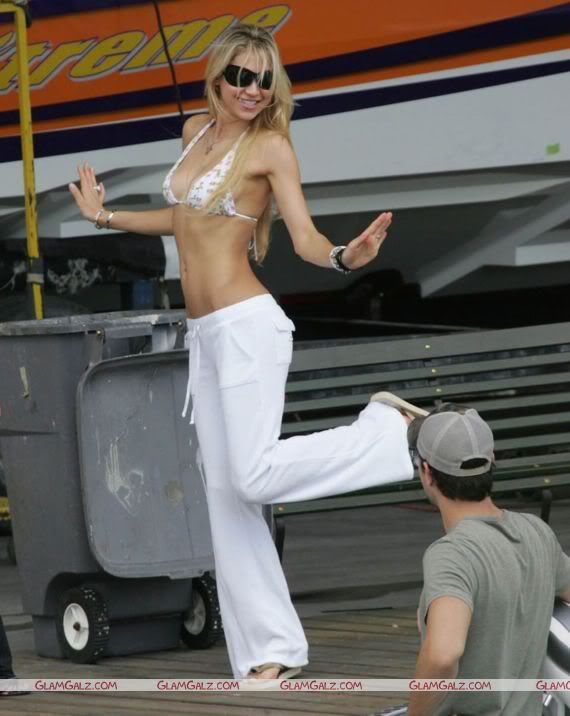 Anna Kournikova Bikini Pictures