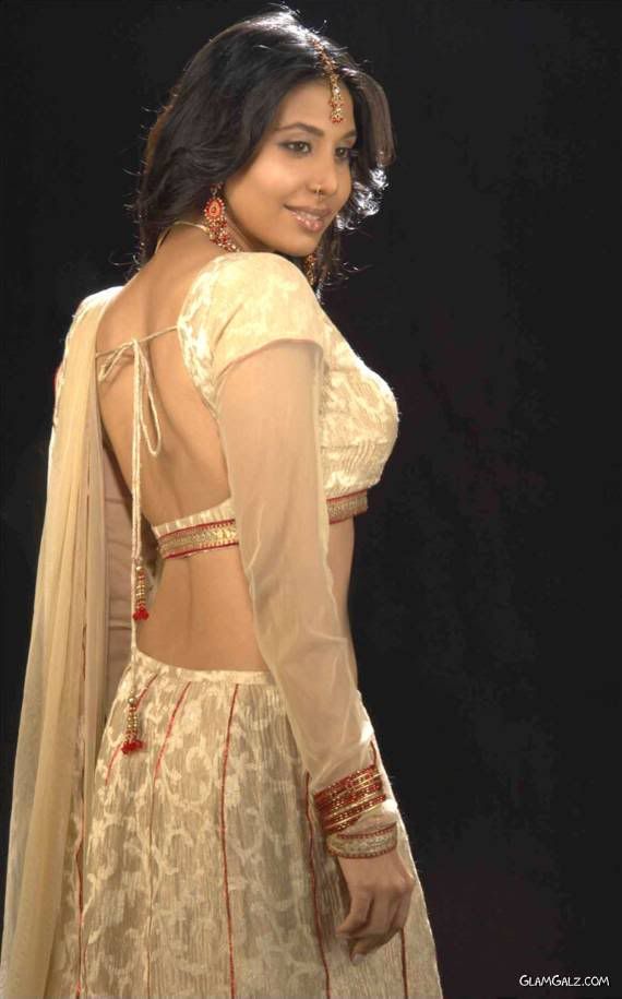 Spicy Tamil Beauty Aadeen Khan