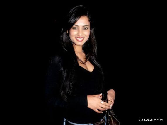 Click to Enlarge - Sonal Chauhan Wallpapers