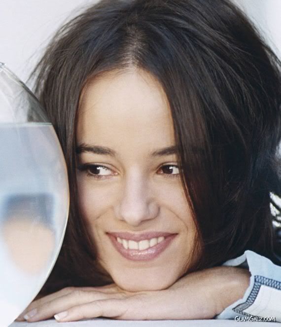 Click to Enlarge - Beautiful Singer Alizee Wallpapers