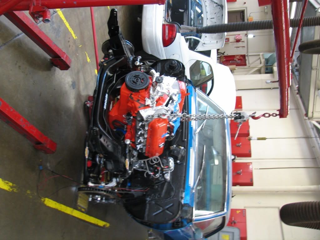 EngineInstall020.jpg Motor going in image by Marroweter