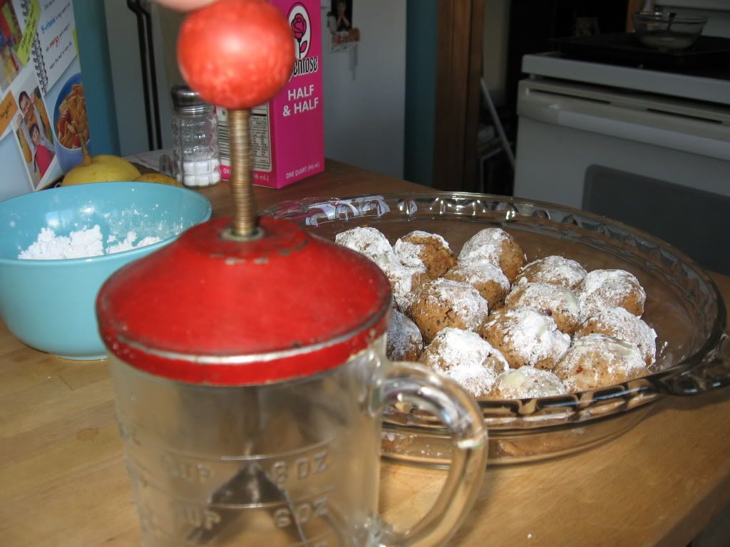 vintage chopper,vintage nut chopper,hazelnut cookies